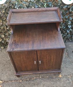 Solid Oak Cabinet With Shelf 