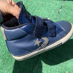 Converse All Star kid Sneaker 👟 (size:9)