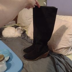 Women's Size 7 Knee High Boots
