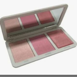 New, Packaged and Sealed 🥰New, Packaged and Sealed 🥰
ModelsOwn Sculpt and Glow 🌟 Highlighter Palette. 

Instagram: beautybymichelle2024 🩷 


$5 🫠