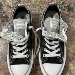 Converse Chuck Taylor All Star low-top sneakers with a double tongue and a polka dot pattern on the inner lining W 7 sneakers tennis shoes 