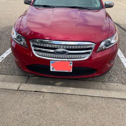 2010 Ford Taurus SEL 