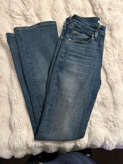 Woman’s Levi’s 725 high rise bootcut jeans