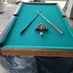 Profesional Pool Table $850