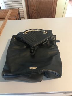 VICTORIAS SECRET BACKPACK.  MINT CONDITION.   BLACK/GOLD. $8.00