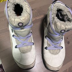 snow boots size 8