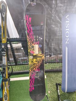2011 Lamar Volt Snowboard – Board Only – $60 OBO