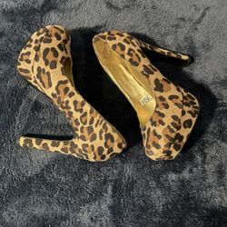 Mossimo Animal Print Pumps, Size 5.5