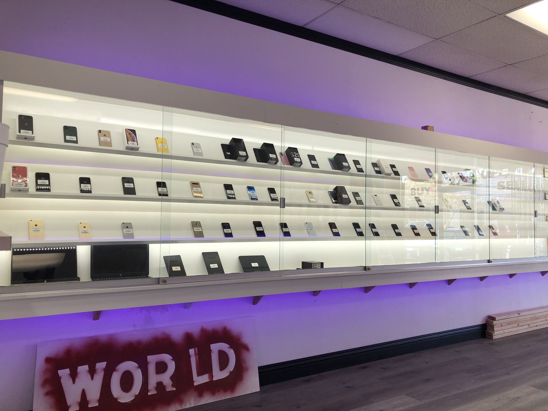 Free accessories at phoneworld Sahara! ðð°â
ð