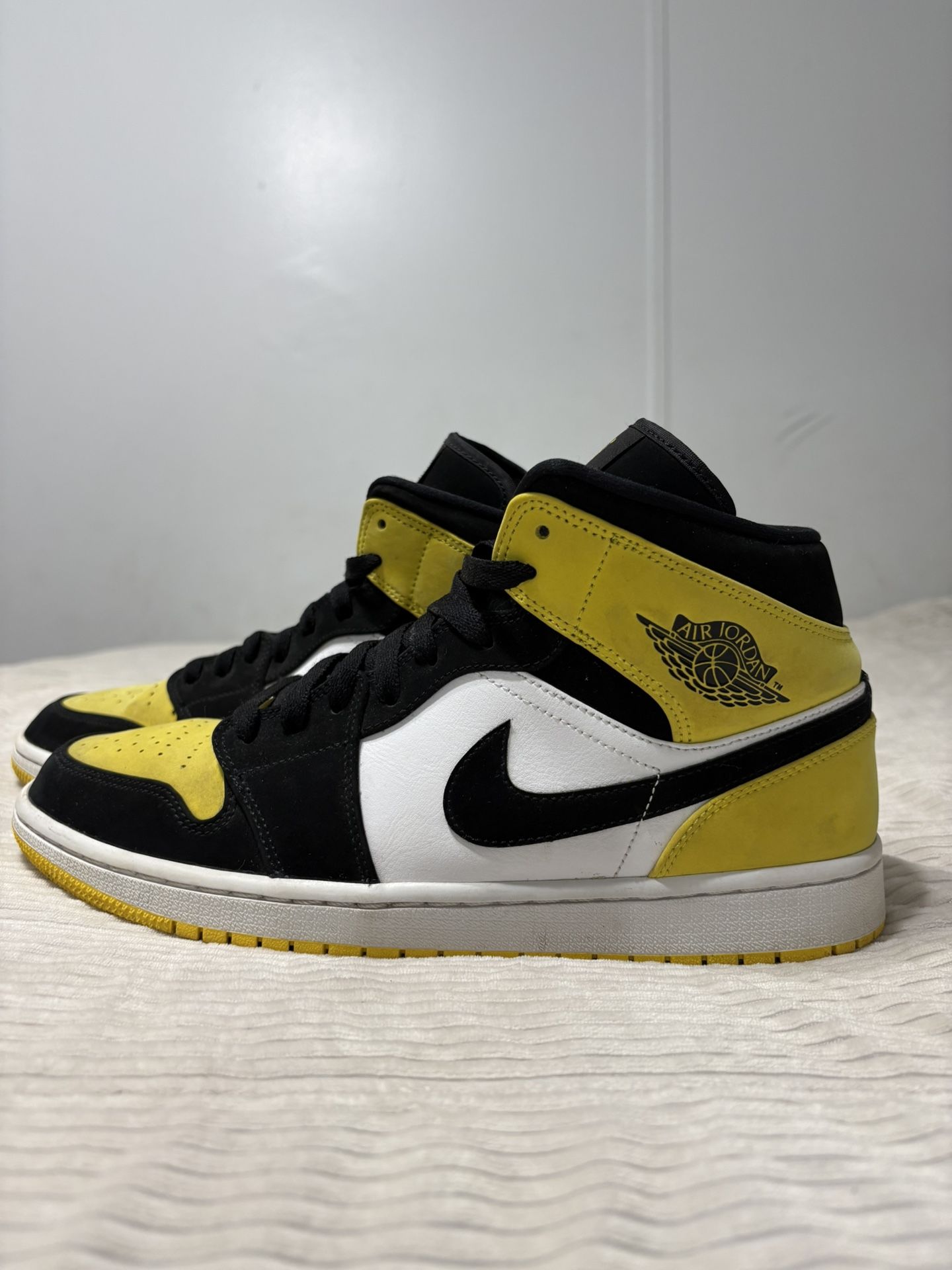 Nike Air Jordan 1 Retro High OG ‘Yellow Ochre’