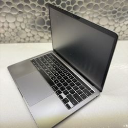 MacBook Pro 17, 1