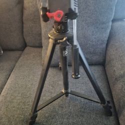 Velbon S-400 Deluxe Tripod With Three-way Quick Release Panhead