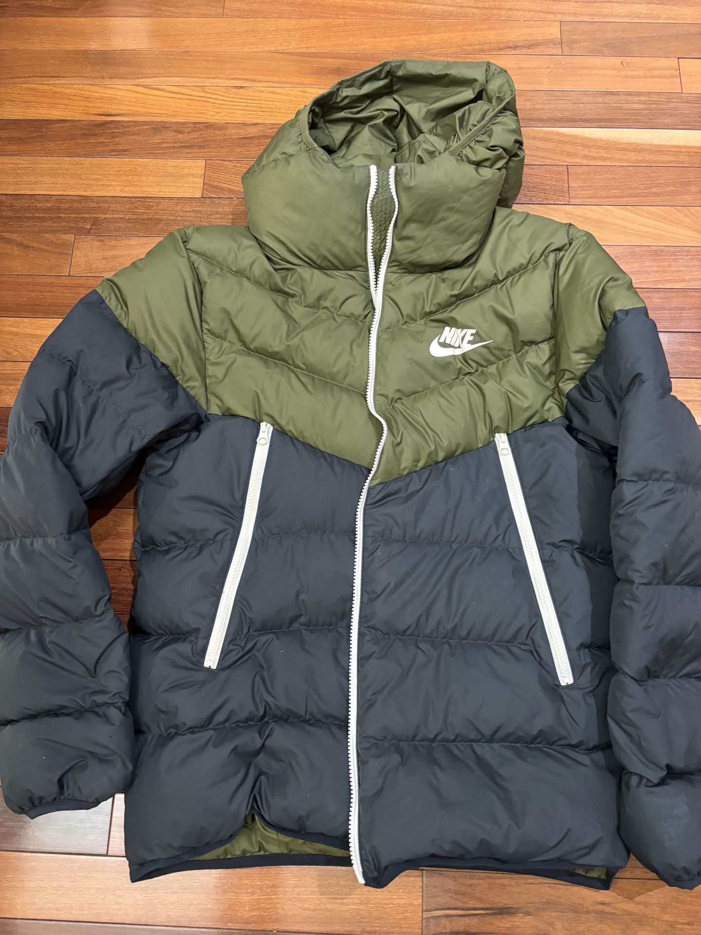 NIKE Down D Hooded Jacket In Green
