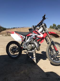 Cr 250 plastics and graphics