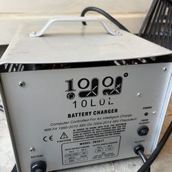 Club Car Precedent Charger Golf Cart