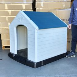 $150 (New in box) Plastic dog house x-large size pet indoor outdoor all weather shelter cage kennel 42x42x45”