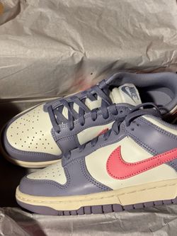 Women Nike dunks sz 7 w / 5.5 boys