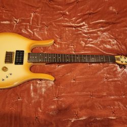 1(contact info removed) HONDO LONGHORN MIJ ELECTRIC GUITAR 31 FRETS