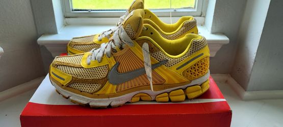 Nike vomero 5 yellow size 9.5