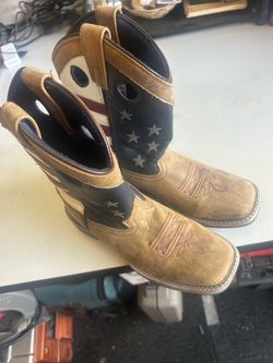 Boots for boys size9 1/2