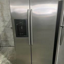 GE Refrigerator Side By Side #264