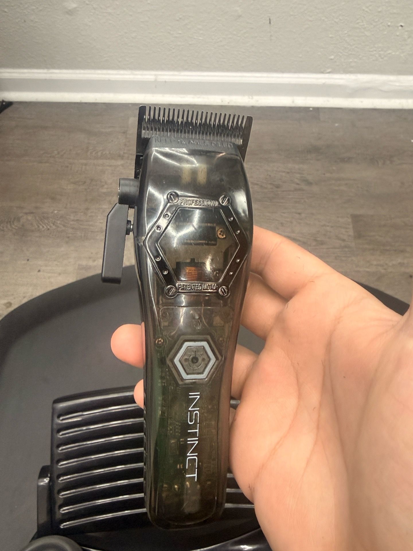 Instinct Clipper with echo blade