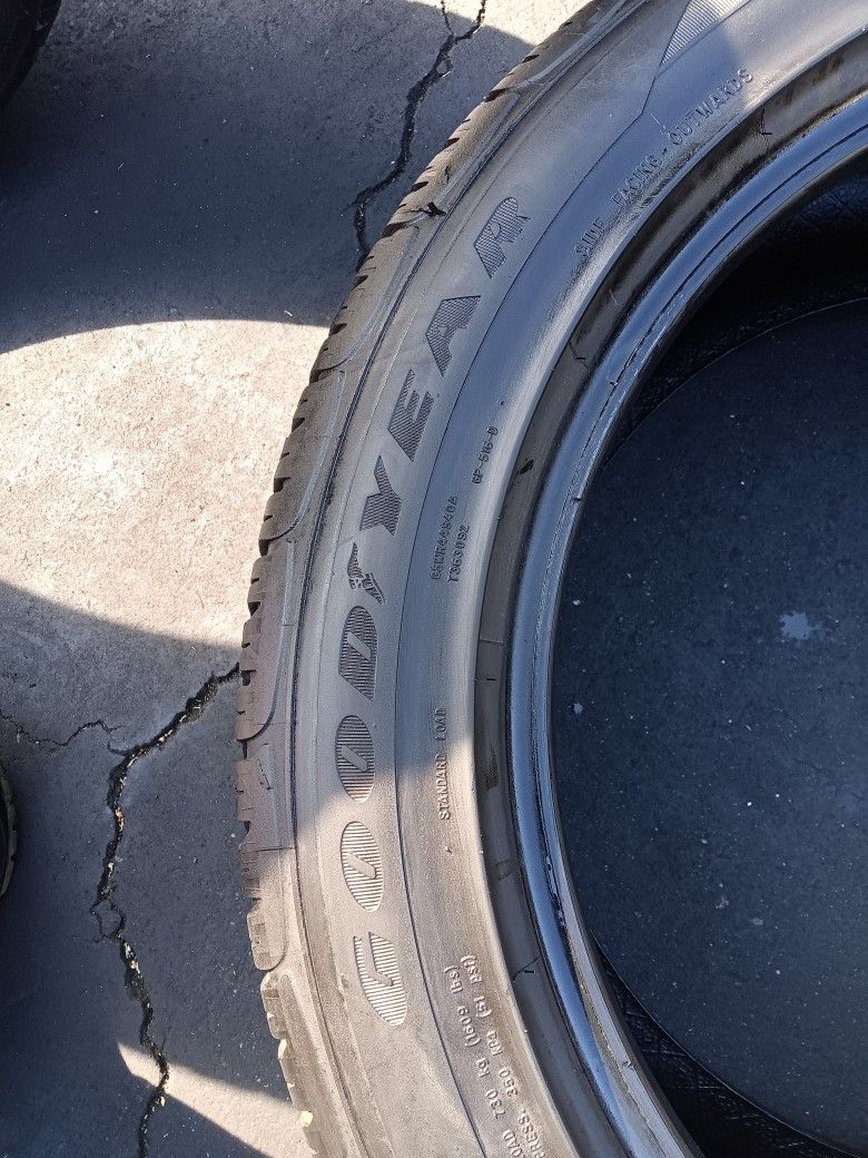 2 Llantas 235 50 R18 Goodyear Eagle