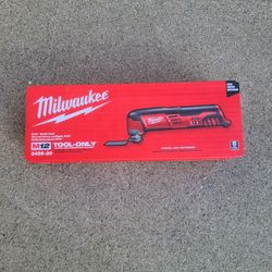 Milwaukee M12 Multi Tool 