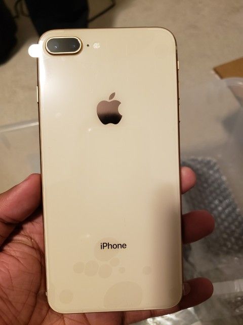 iPhone 8 Plus  , UNLOCKED For Locally and Internationally  , Excellent Condition Like New 