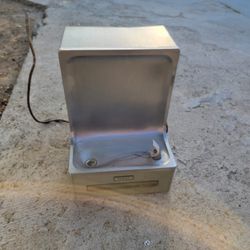Elkay Electric Water Fountain