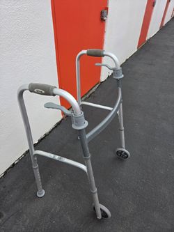 2 wheeled folding walker