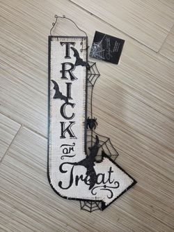 Trick or Treat Halloween Directional Arrow Sign Burlap Bats Spiderwebs Decor