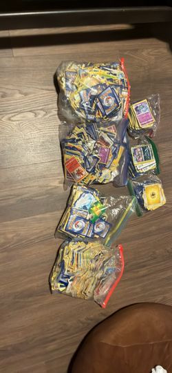 POKÉMON CARDS