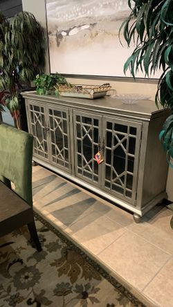 Crendeza 72” X 18” X 40”