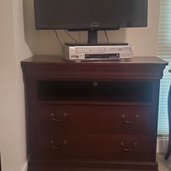 TV STAND 