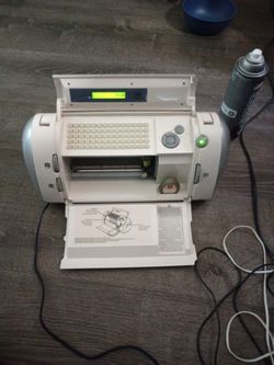 Portable Cricut Vinyl Cutting Machine 