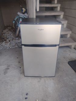 Mini fridge