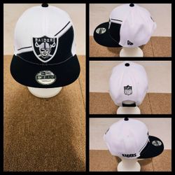 LAS VEGAS RAIDERS NFL FOOTBALL 🏈 SNAPBACK HAT.