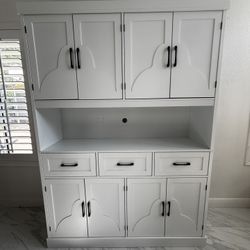 Kitchen cabinet