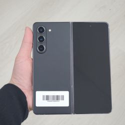 Galaxy Z Fold 5 5G 7.6" (Unlocked) 256GB Fair Phantom Black