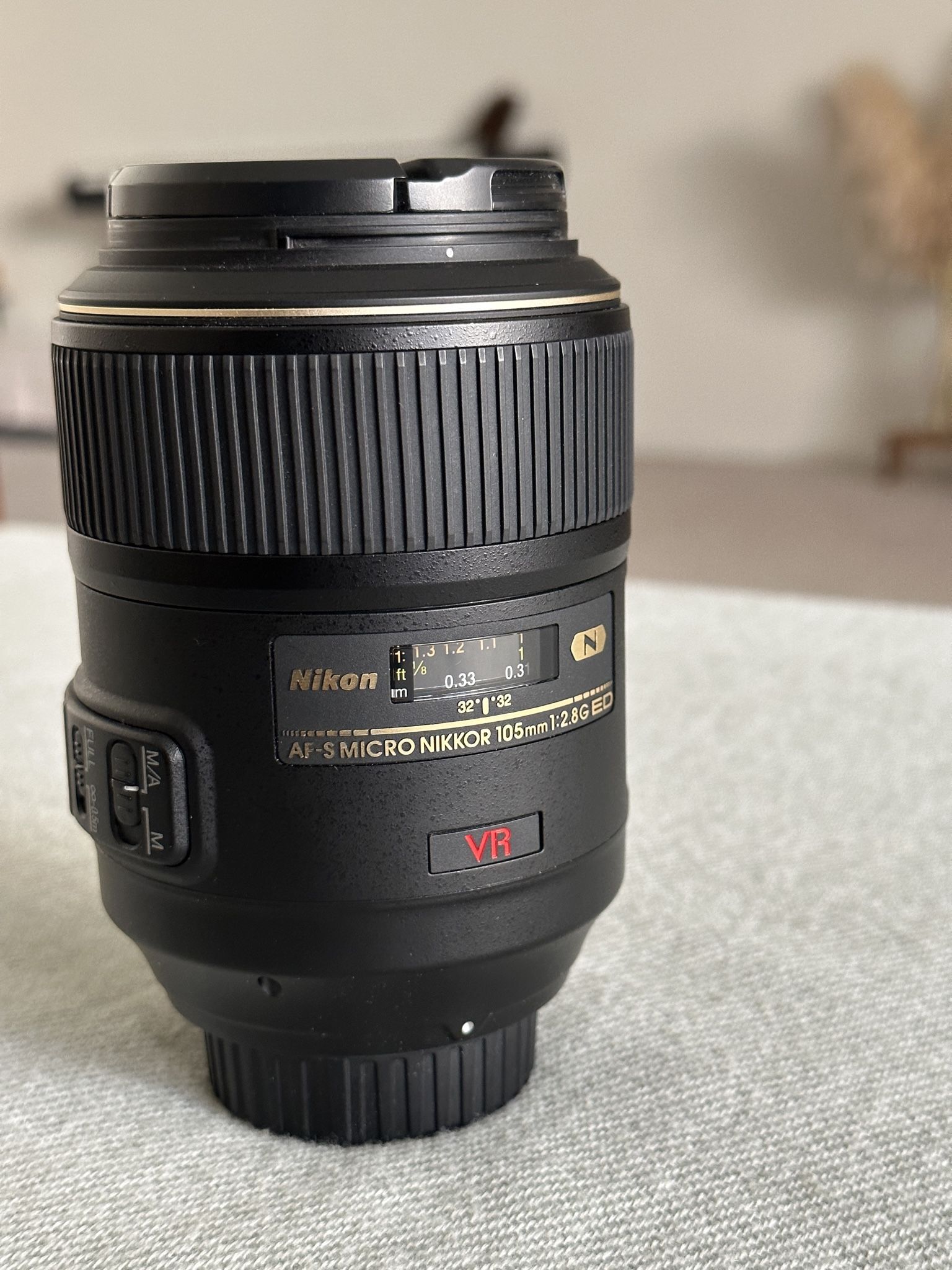 Nikon 105 AF S VR Macro Lens