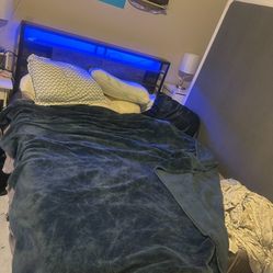 Bed Set And Desk 