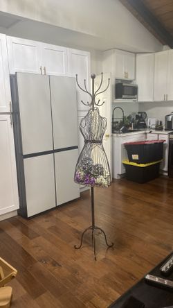 Vintage Style Metal Wire Dress