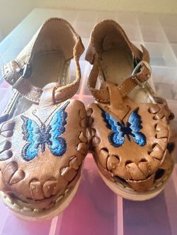 Girls brown huarache sandals  size 7