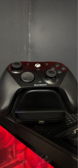 Xbox Controller with 4 Re-mappable buttons