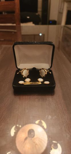 vintage cufflink and tuxedo stud set