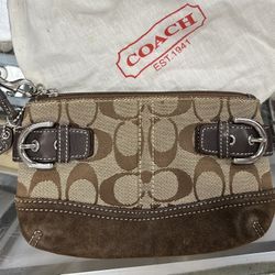 Vtg COACH Wristlet Tan Brown Notable Signature Jacquard & Suede Hampton Buckle