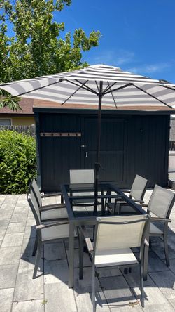 Outdoor patio dining set