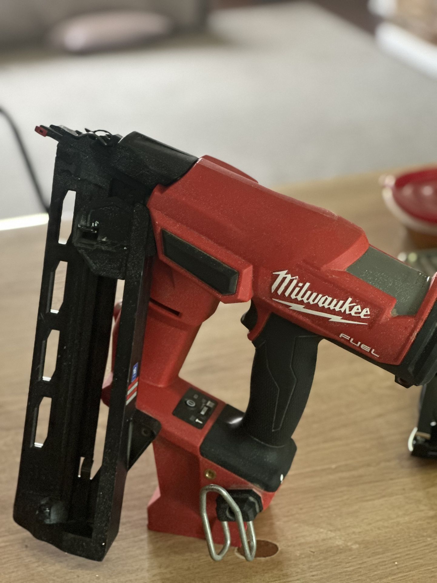 Milwaukee 16 GA FUEL Angled Nailer w/ Big Battery