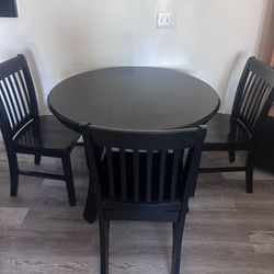Table With Chairs 
